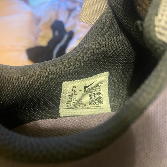 Worn once still new - Picture 5 of 5